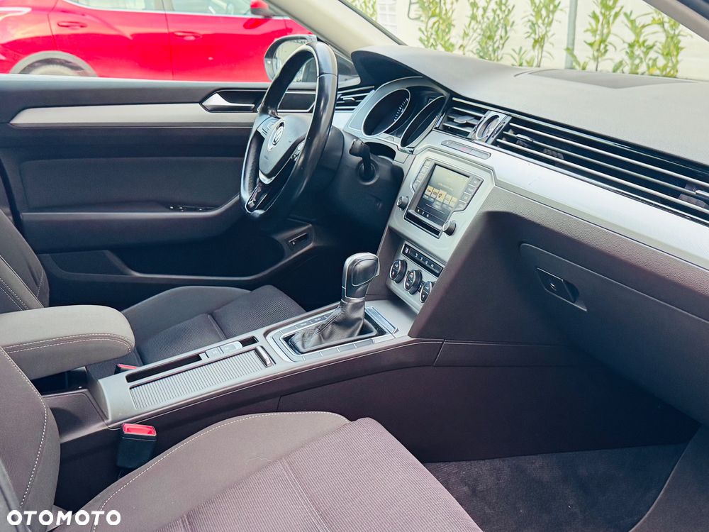 Volkswagen Passat 1.8 TSI BMT Comfortline DSG - 32