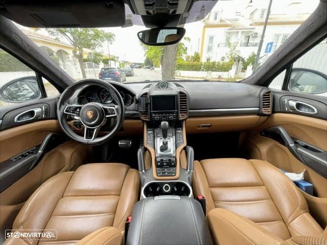 Porsche Cayenne Turbo S Tiptronic S - 9