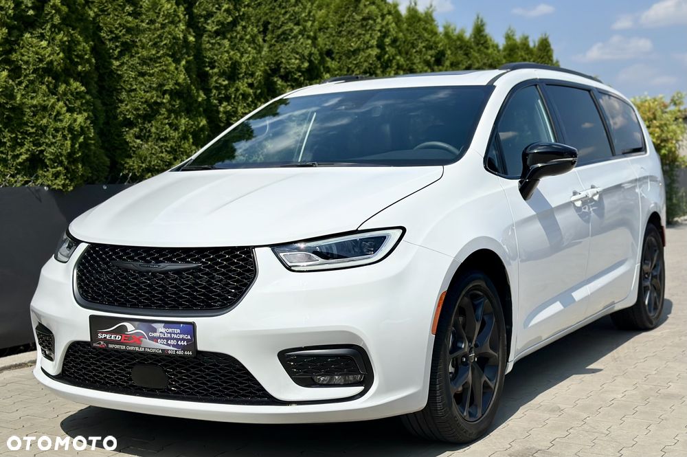 Chrysler Pacifica - 3