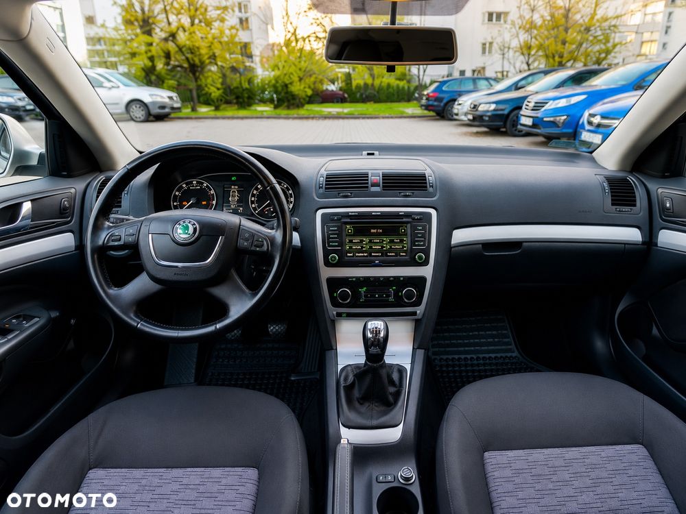Skoda Octavia 1.8 TSI Ambiente - 2