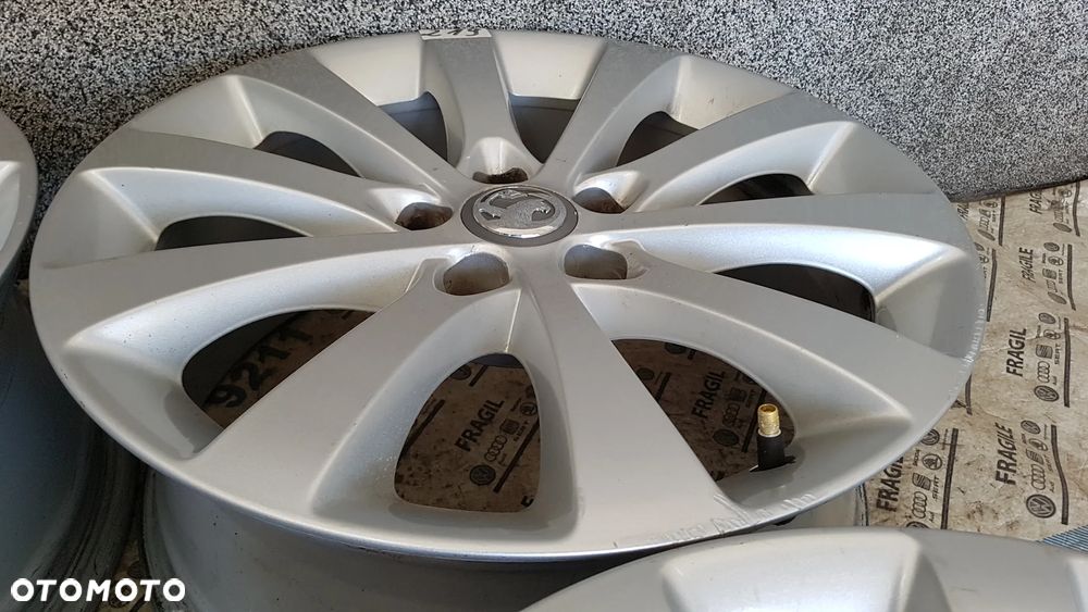 FELGI ALU ORYGINAŁ  OPEL ASTRA H ZAFIRA B MERIVA B 5X110  7jx17 ET35 - 6