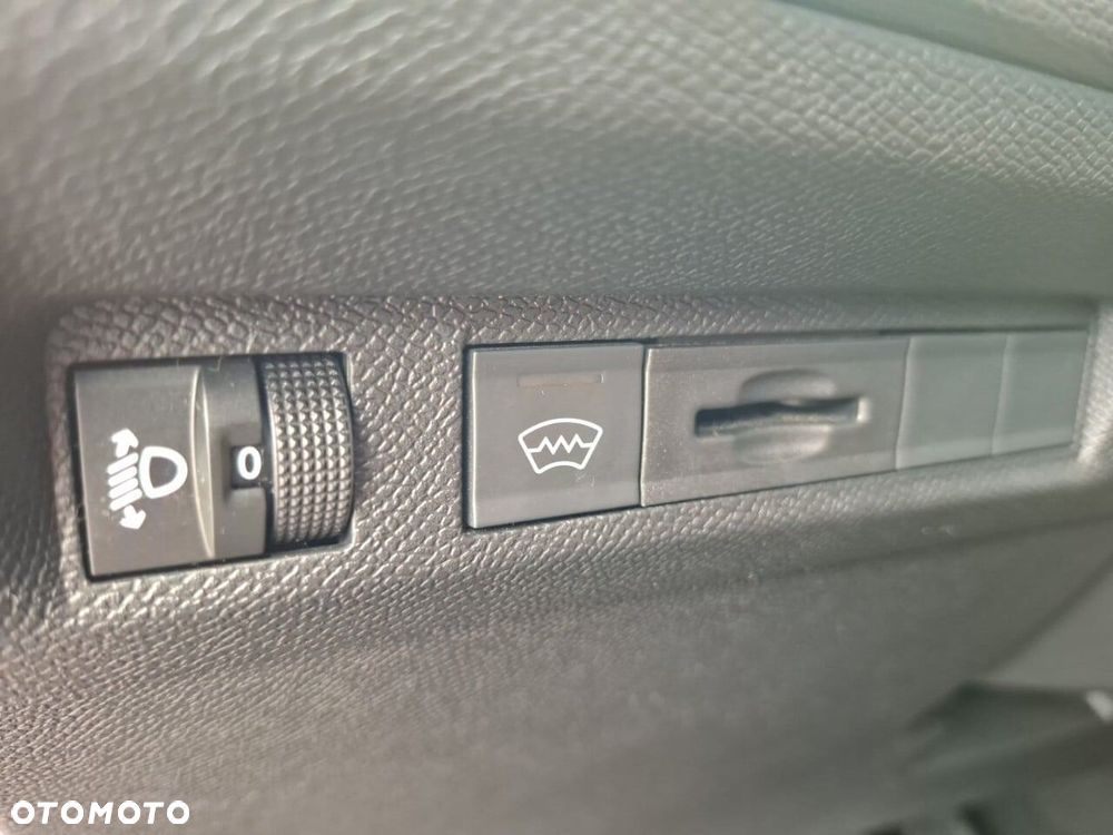 Peugeot 408 1.2 PureTech Allure S&S EAT8 - 26