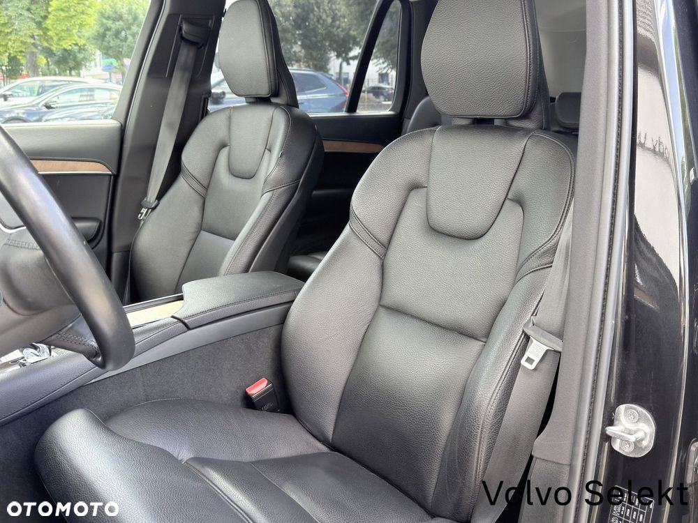 Volvo XC 90 - 22