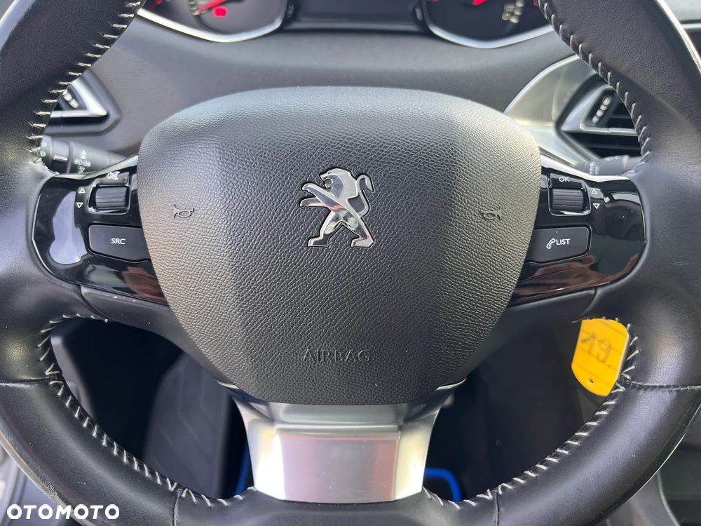 Peugeot 308 SW 1.6 BlueHDi Allure S&S - 29