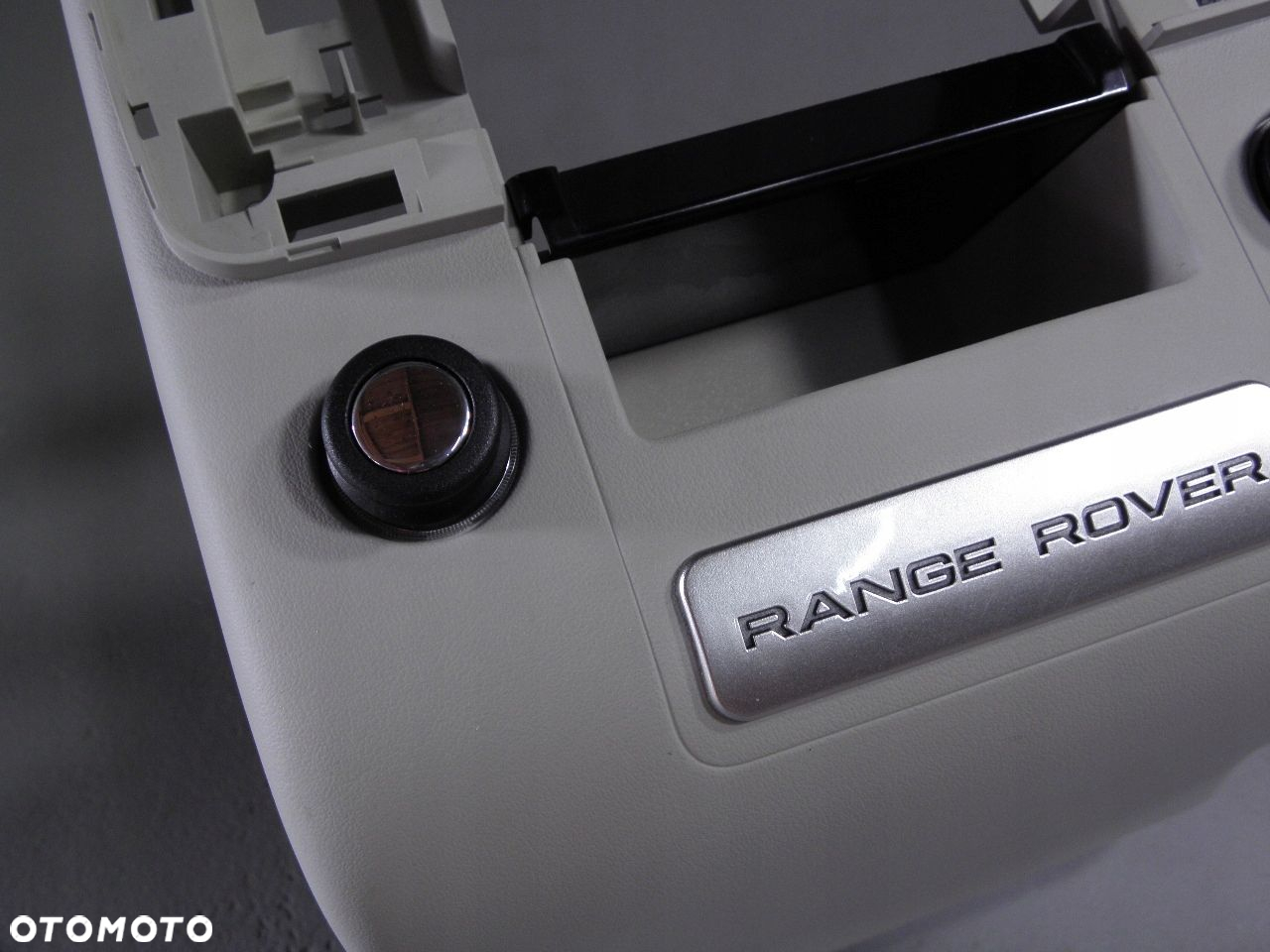 RANGE ROVER VOGUE L405 PANEL ZAPALNICZKA RAMKA TYŁ - 3