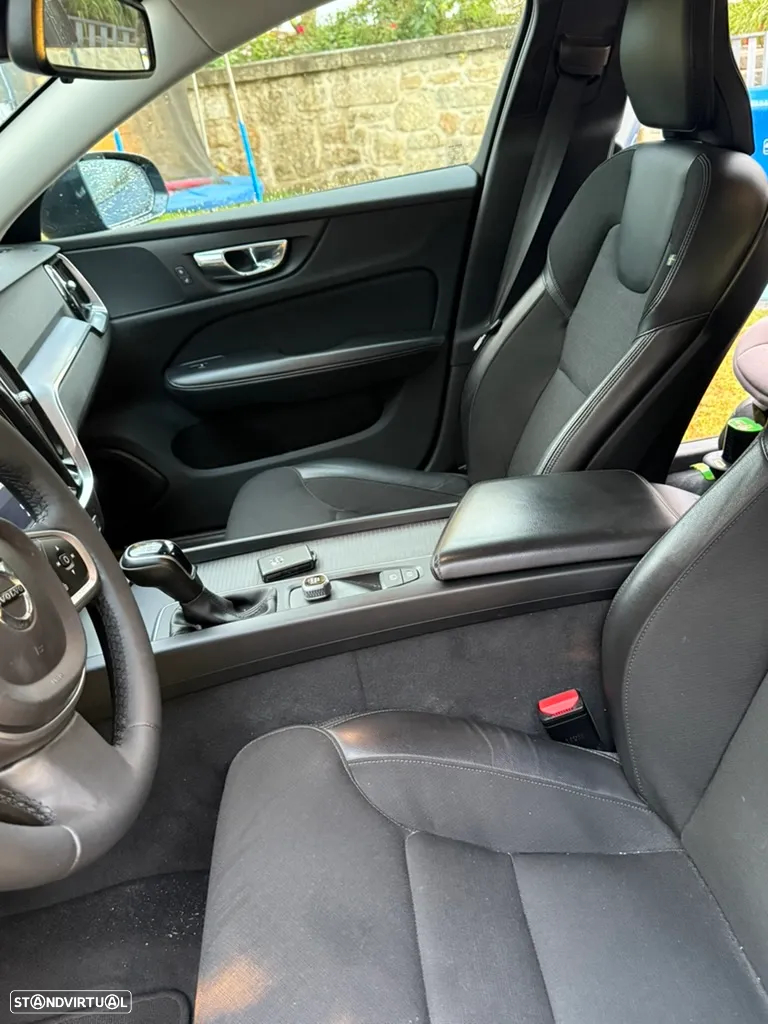 Volvo V60 2.0 D3 Momentum - 9