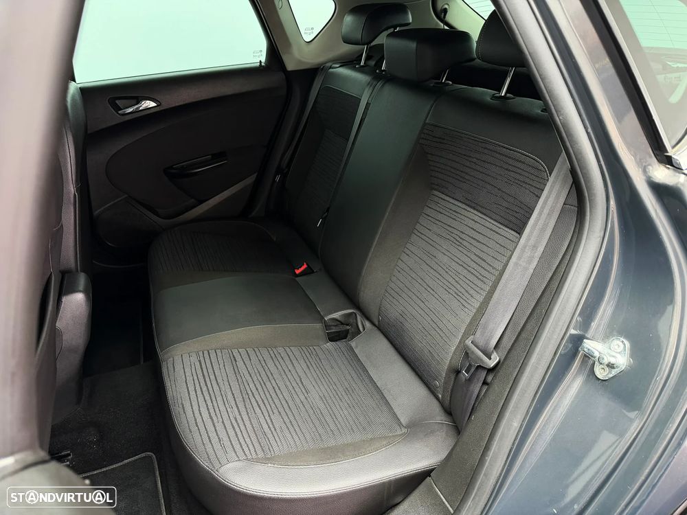 Opel Astra 1.6 CDTI Executive S/S J18 - 10