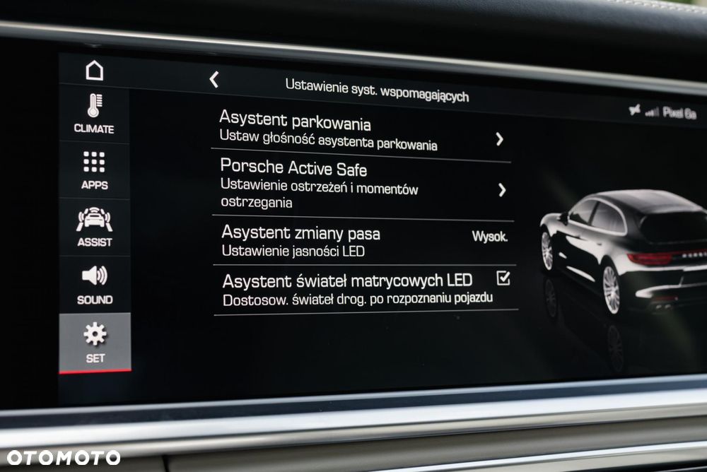 Porsche Panamera 4S - 25