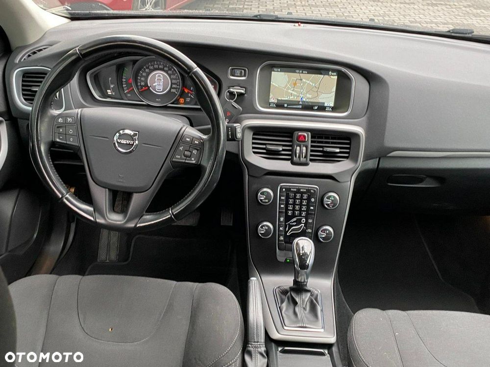 Volvo V40 D2 Drive-E SCR Momentum - 10