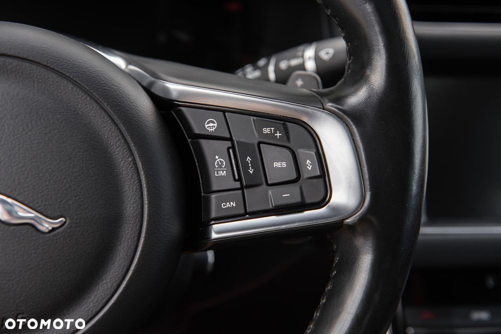 Jaguar XF S AWD - 25