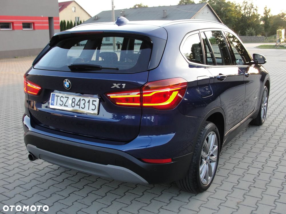 BMW X1 sDrive18d xLine - 13