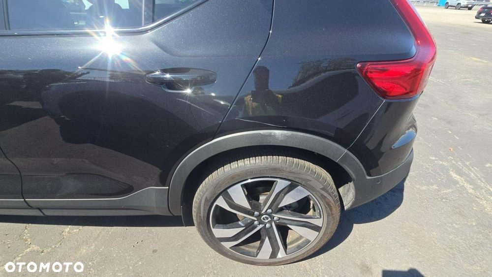 Volvo XC 40 B5 AWD Ultimate Dark - 15