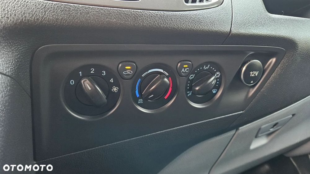 Ford CUSTOM 2,2TDCI L1 KLIMA WEBASTO KAMERA TEMPOMAT HAK SUPER STAN - 22