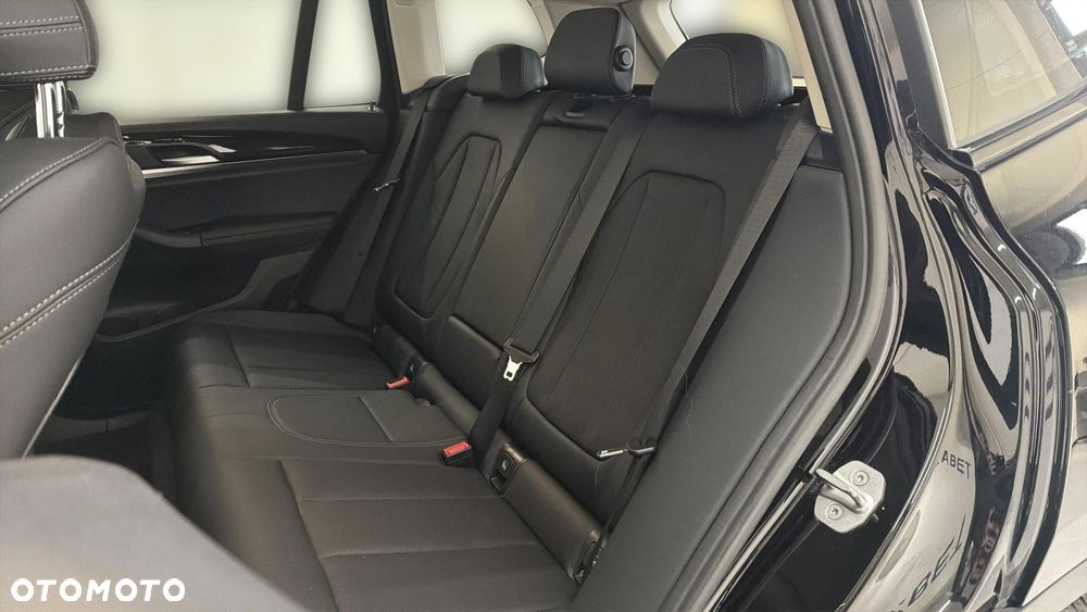 BMW X3 xDrive20d mHEV - 18