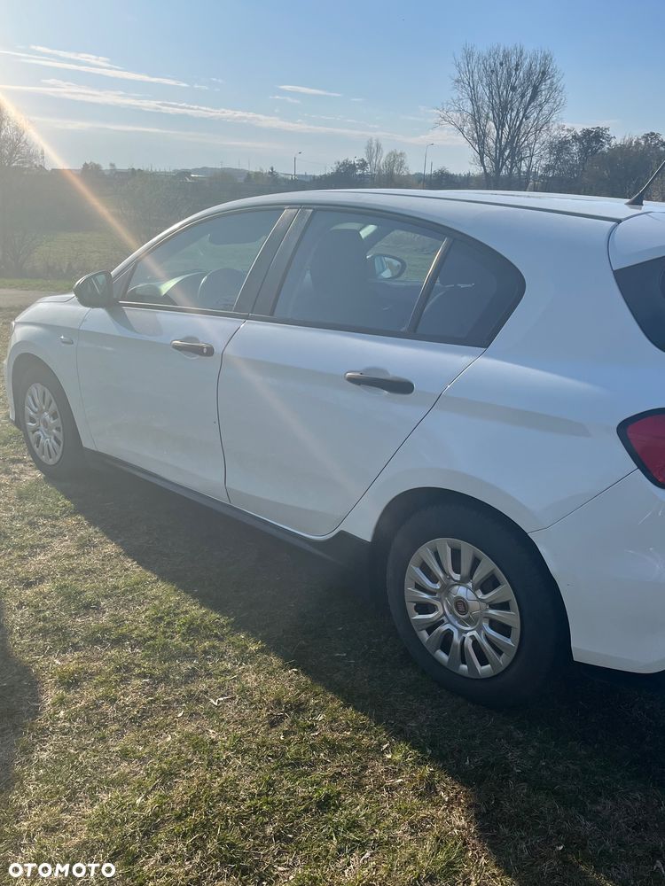 Fiat Tipo - 12