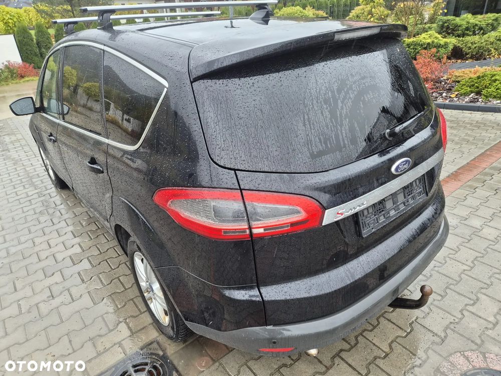 Ford S-Max - 11