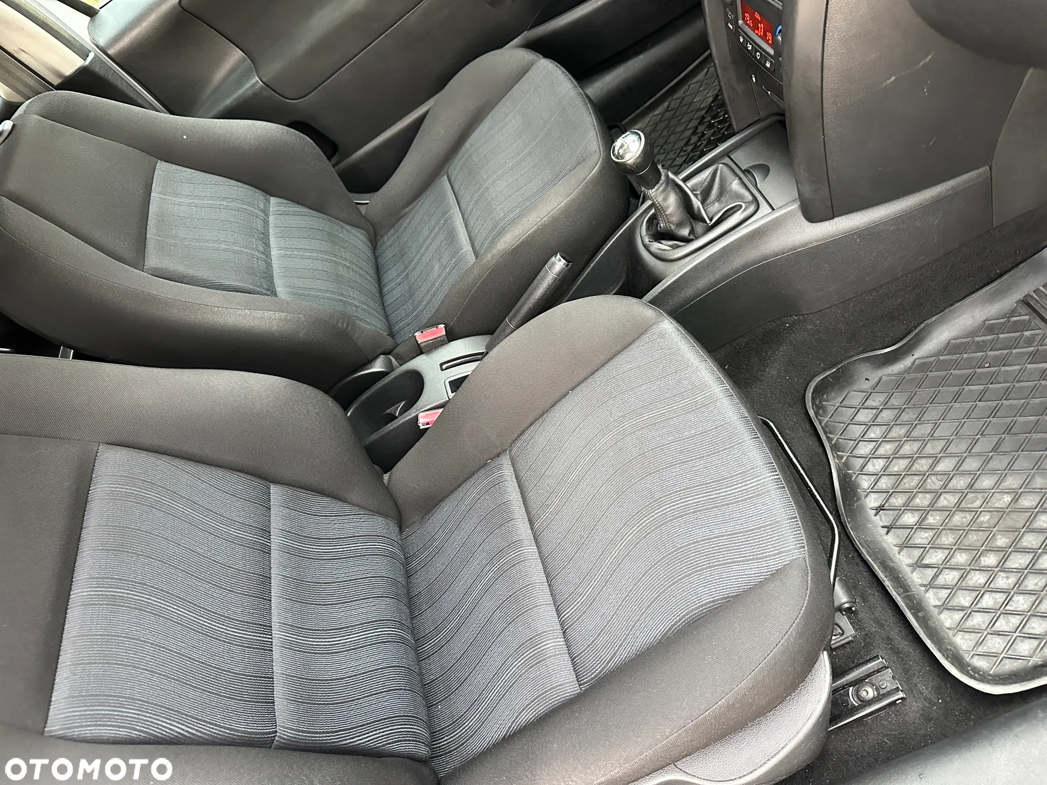 Peugeot 207 1.4 HDi U Move - 16