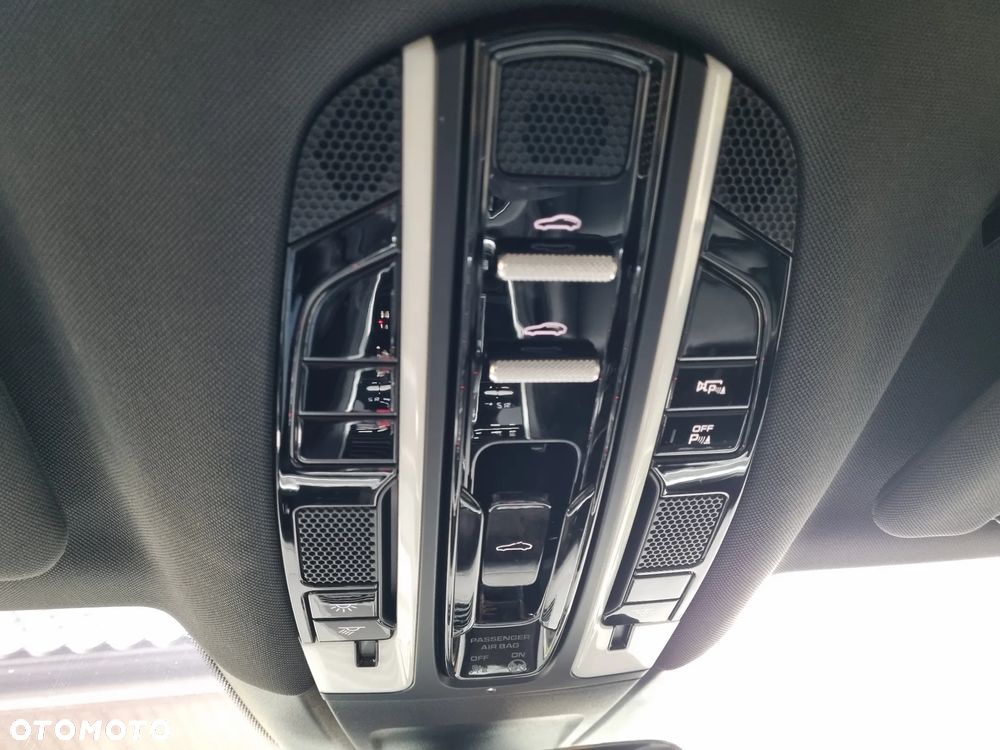 Porsche Panamera 4S Executive - 27