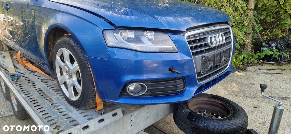 AUDI A4 B8 LAMPA PRZÓD PRAWA