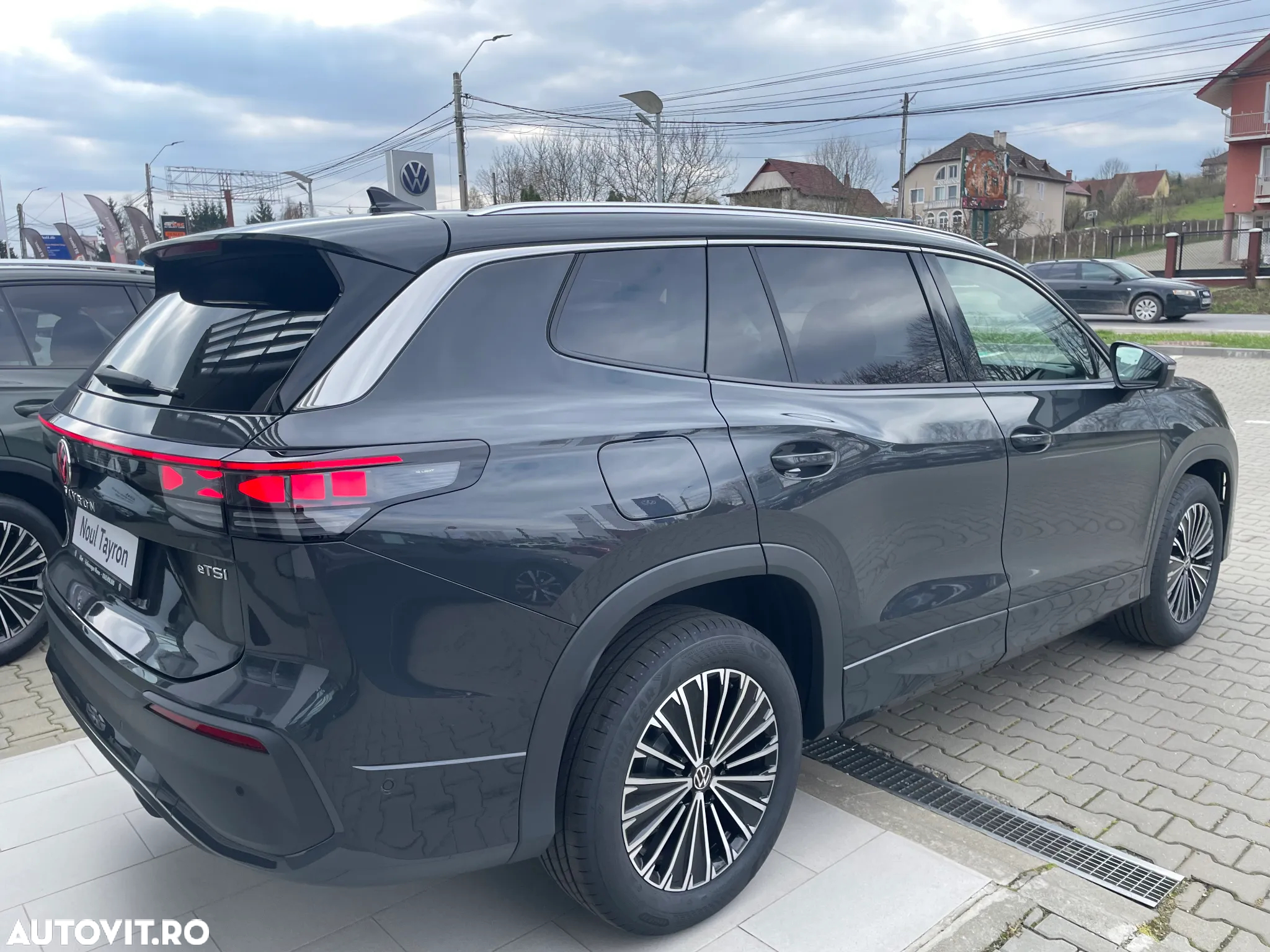 Volkswagen Tayron 1.5 eTSI DSG MHEV Life - 4