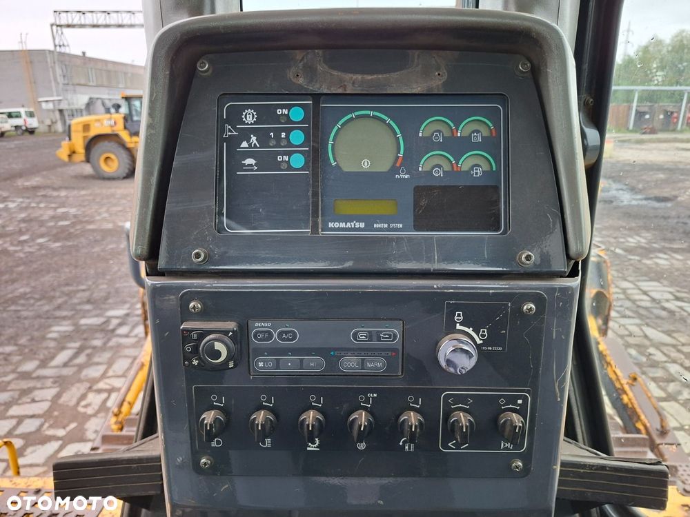 Komatsu D275 Ax - 11