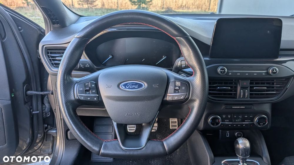 Ford Focus 1.5 EcoBoost ST-Line - 9