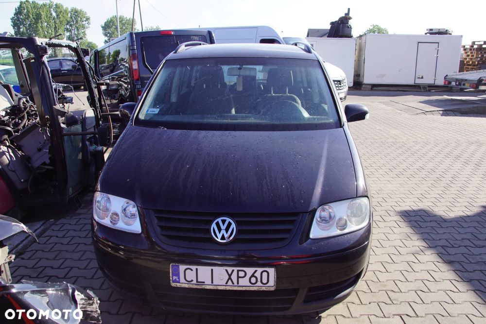 Auto na części - Volkswagen Touran I 1.9 TDI 105 KM BKC GQN LC9Z 2005R Silnik Skrzynia Drzwi Maska Błotnik Klapa Zderzak Lampa Lusterko Klamka Szyba Deska Kokpit Sterownik Moduł Czujnik Licznik Panel Kierownica - 2