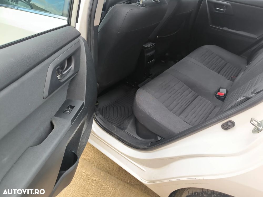 Toyota Auris - 11
