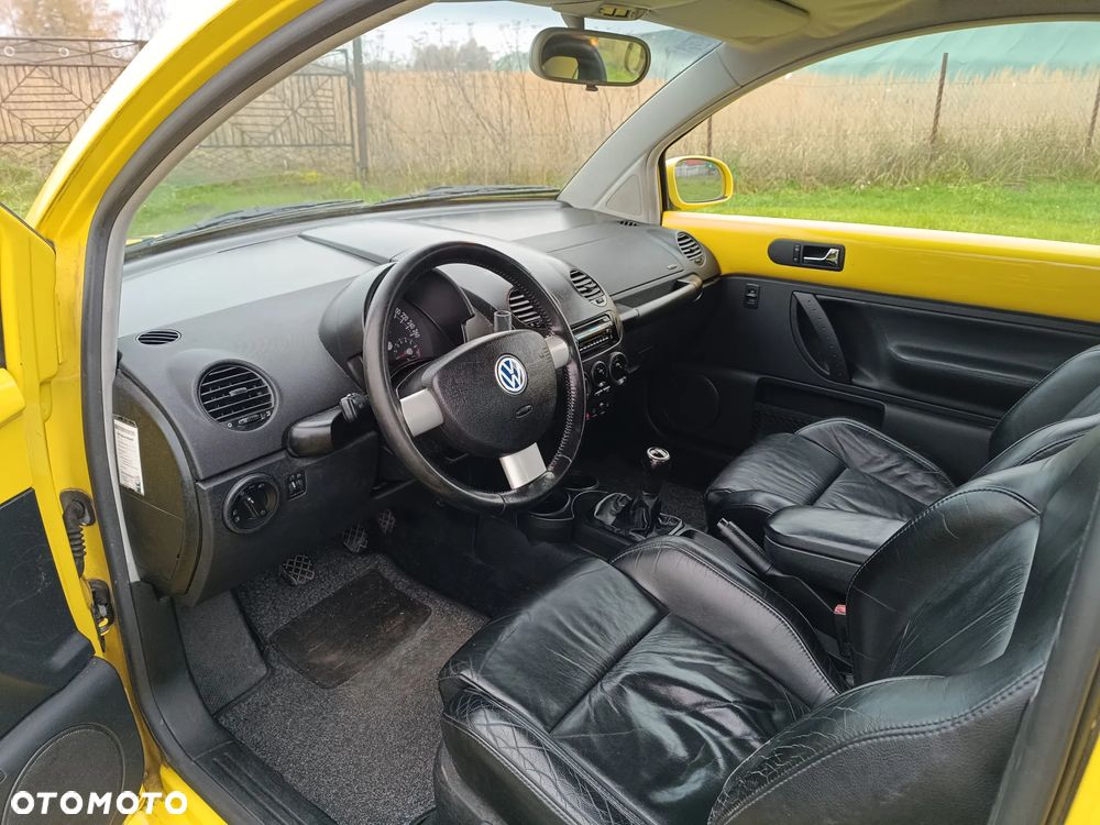 Volkswagen New Beetle - 8