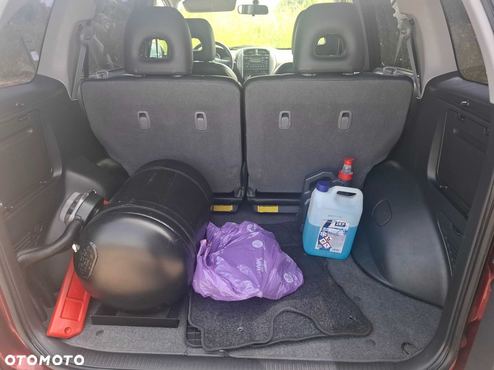 Toyota RAV4 - 7