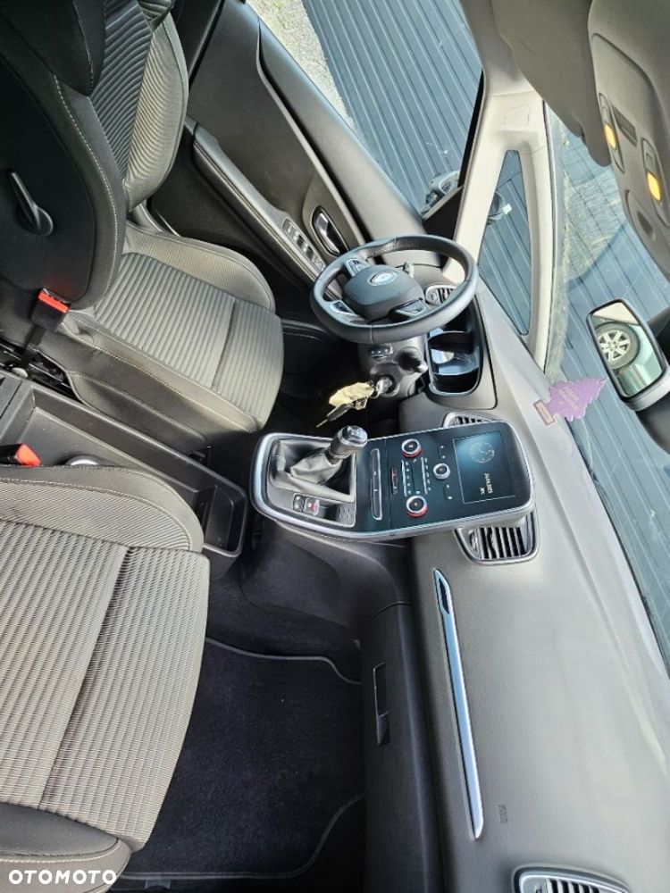 Renault Grand Scenic - 25