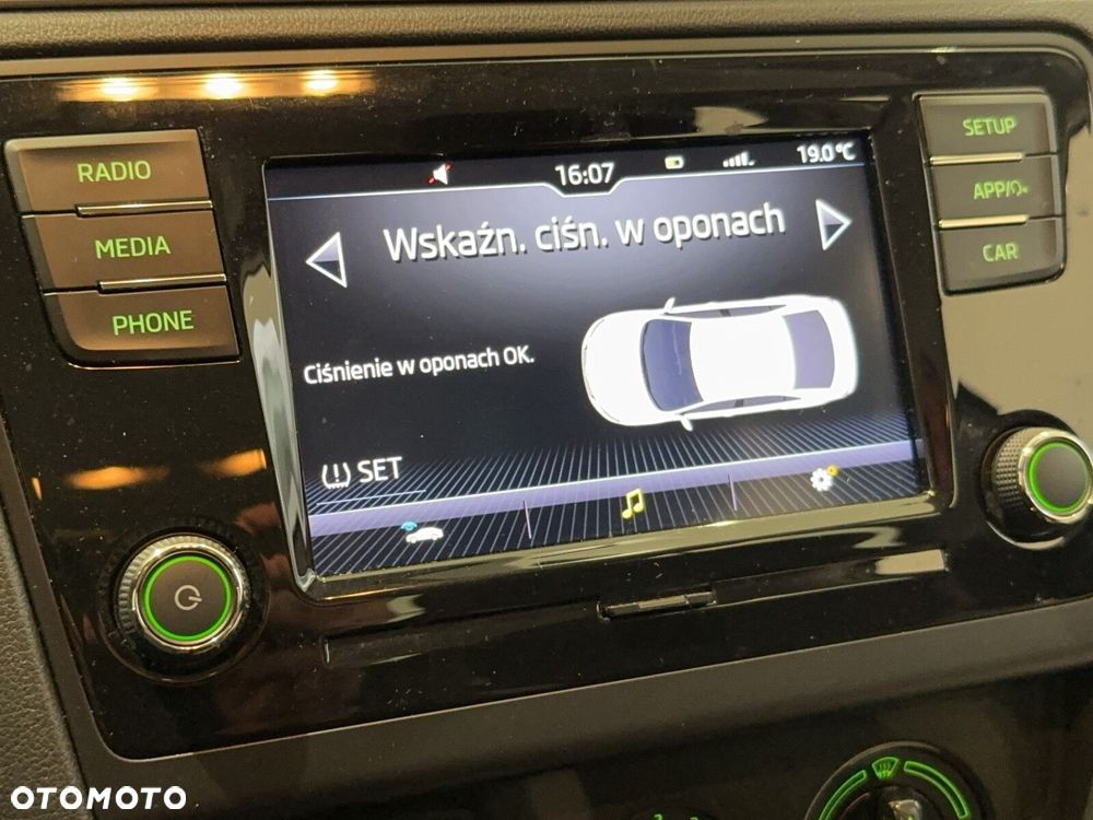 Skoda RAPID 1.0 TSI Ambition - 32