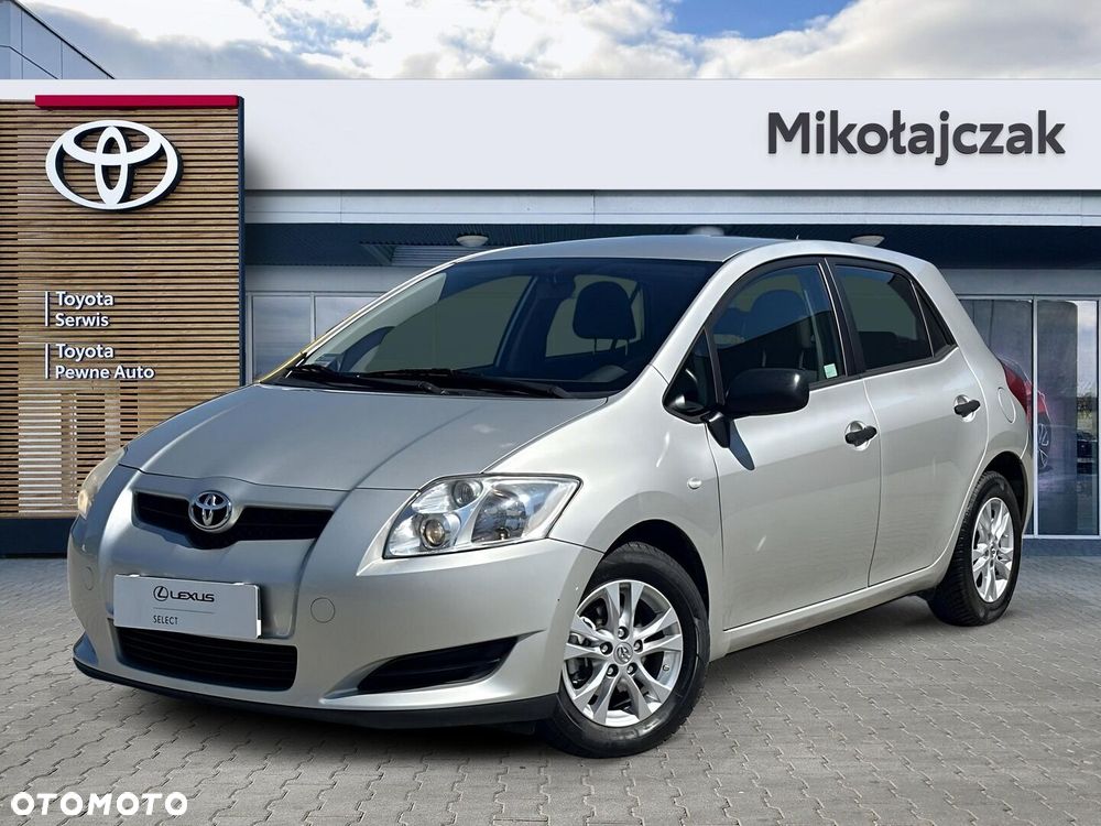 Toyota Auris 1.6 Terra - 1