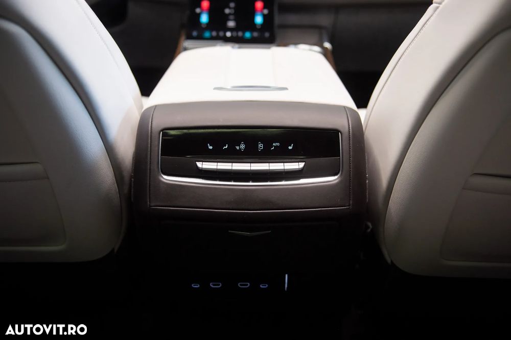 Cadillac Escalade - 33