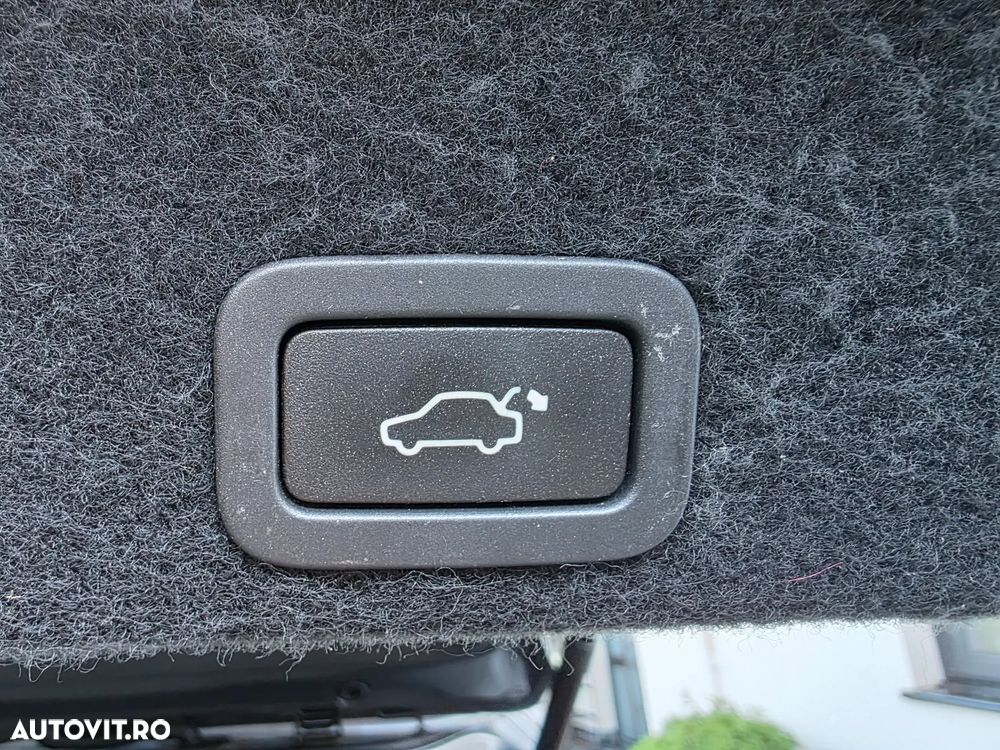 Volvo XC 60 D5AWD R-Design - 22
