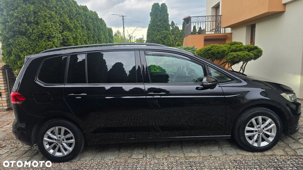 Volkswagen Touran 1.6 TDI SCR BlueMotion Technology DSG Trendline - 4