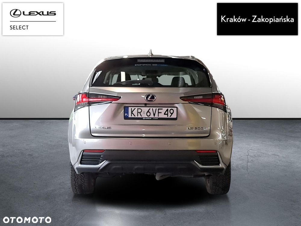 Lexus NX 300h Business Edition AWD - 9