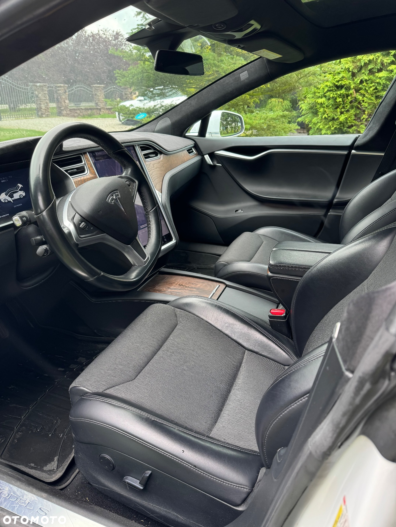 Tesla Model S - 11