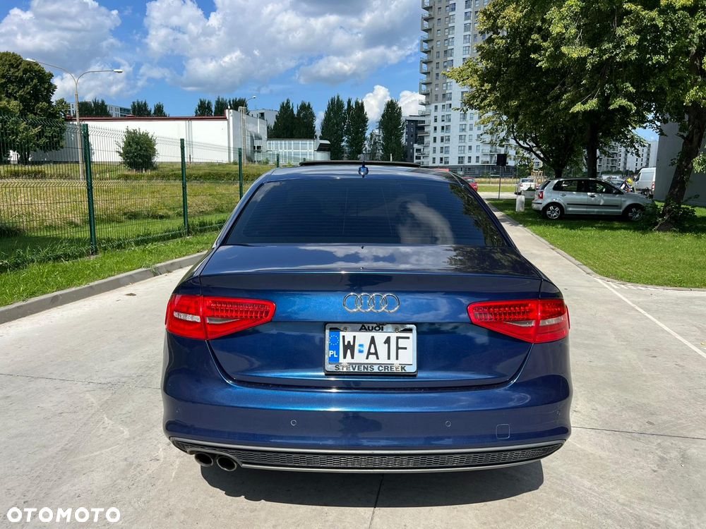 Audi A4 Limousine - 4