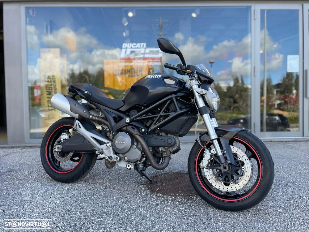 Ducati Monster 696 + - 2