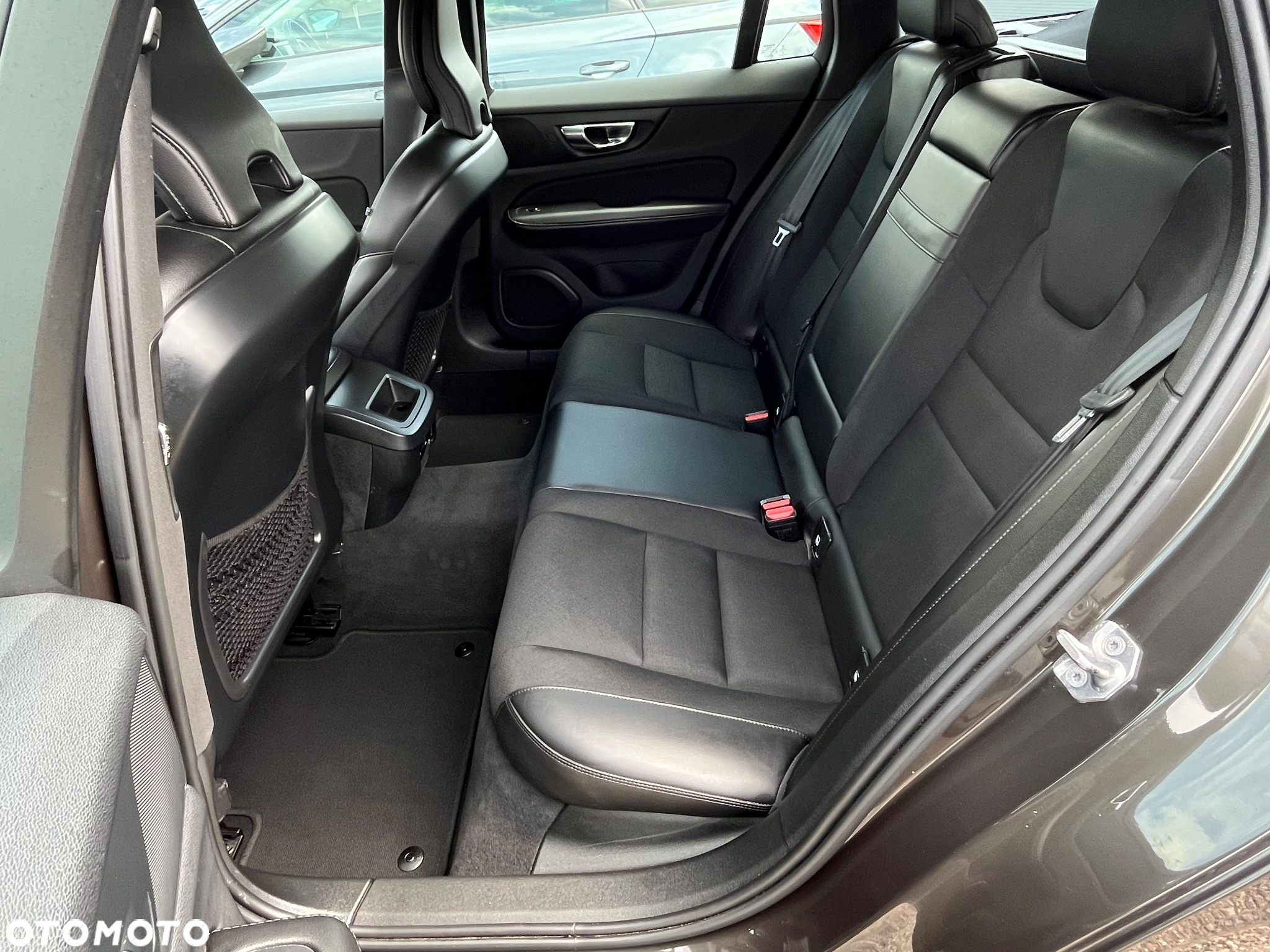 Volvo V60 D3 Momentum Pro - 23