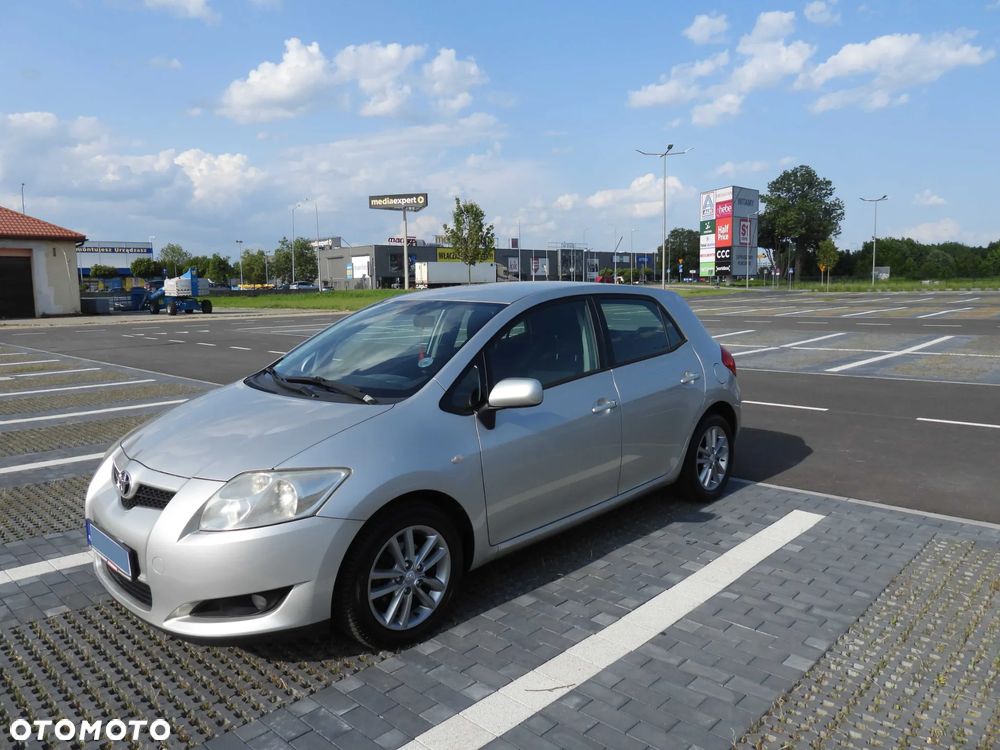Toyota Auris - 1