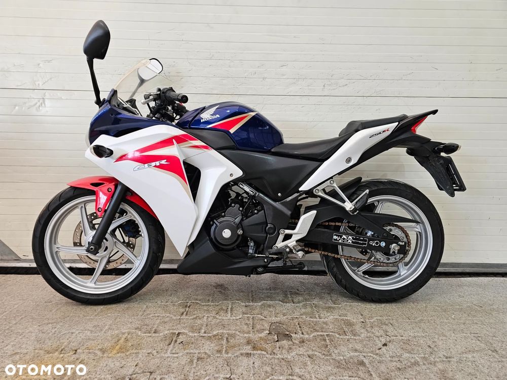 Honda CBR - 1