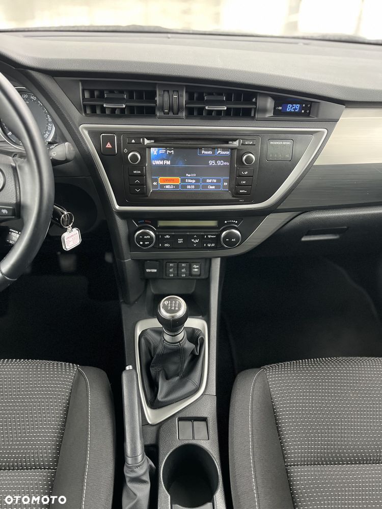 Toyota Auris 1.6 Valvematic Comfort - 23