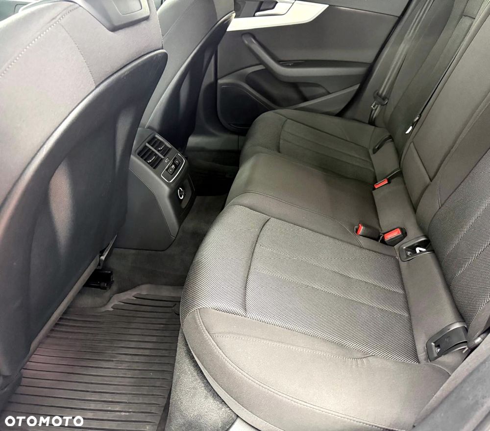 Audi A4 Avant 2.0 TDI ultra sport - 25