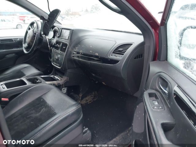 Dodge Grand Caravan - 22