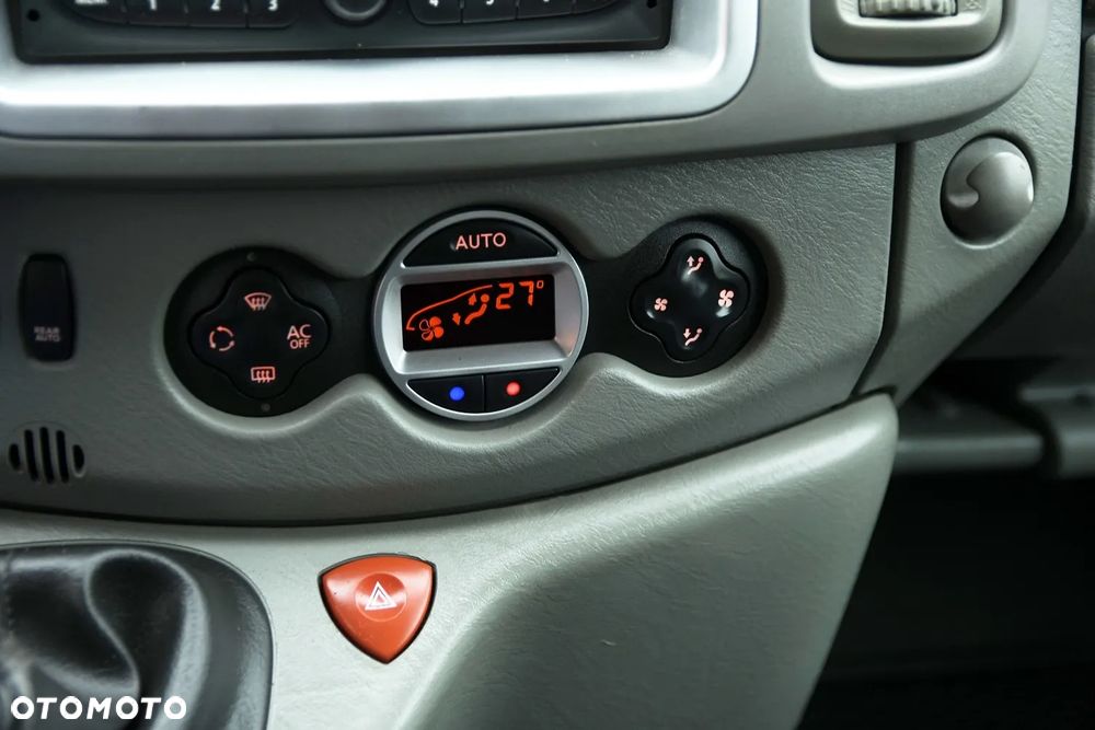 Renault Trafic Grand Passenger Black Edition - 26