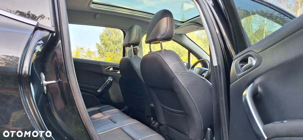 Peugeot 2008 1.2 Pure Tech Allure S&S - 9