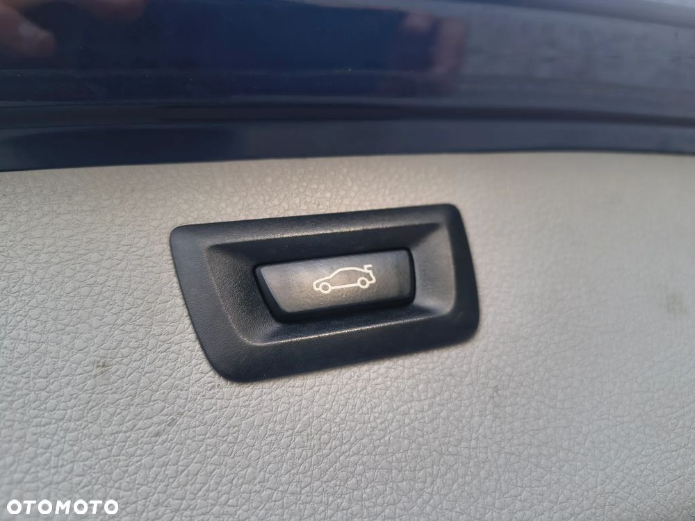 BMW Seria 3 320d DPF Edition Sport - 24