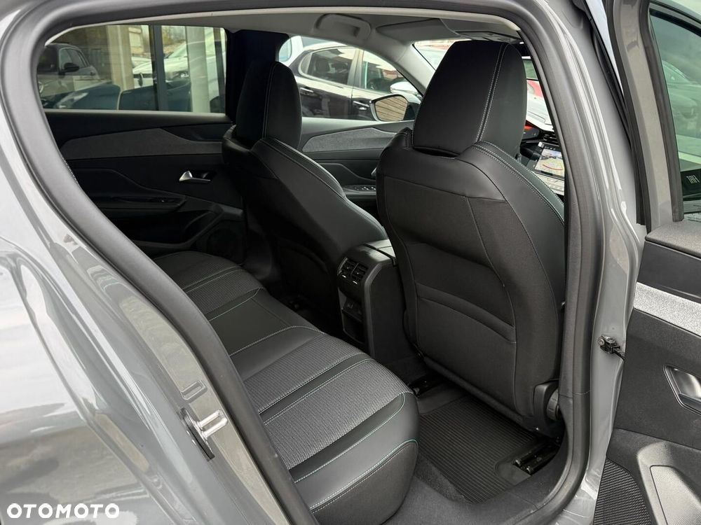 Peugeot 308 1.2 mHEV Allure S&S e-DCS6 - 28